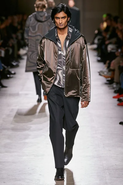 Look 39
